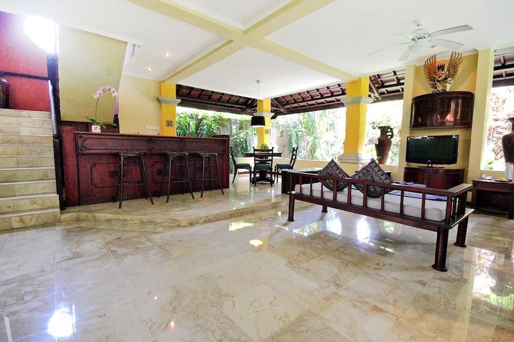Royal Hotel And Villa Bali 勒吉安 外观 照片